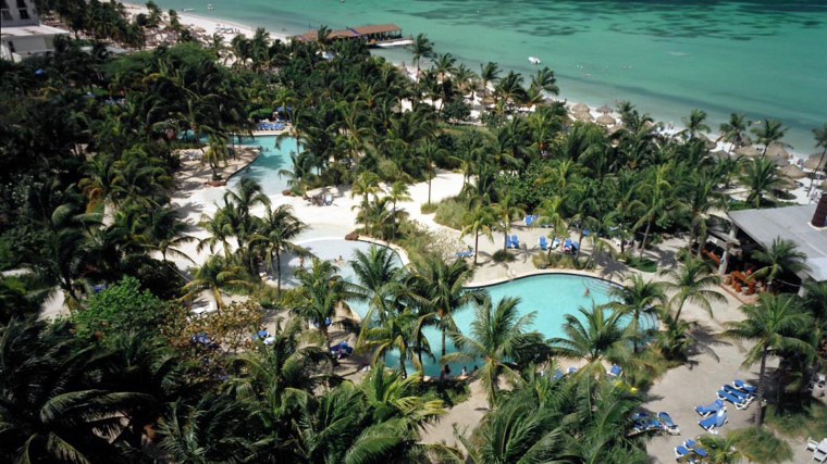 Radison Aruba Resort and Casino, amenity pool deck aerial